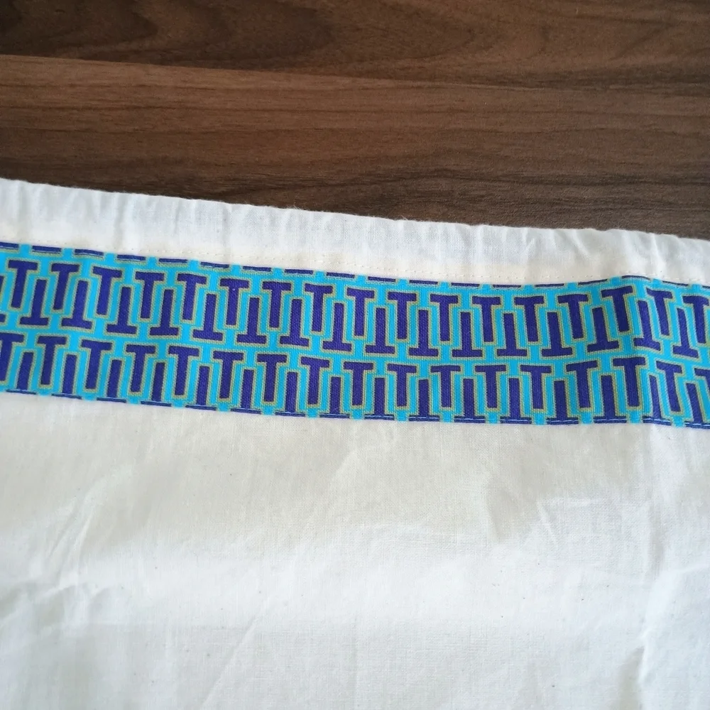 NWOT Tory Burch Cream Bag with Blue Trim